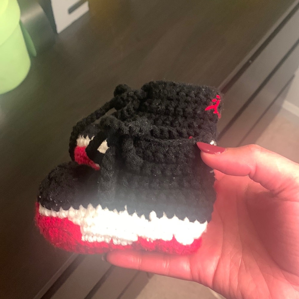 Baby crochet sneaker booties